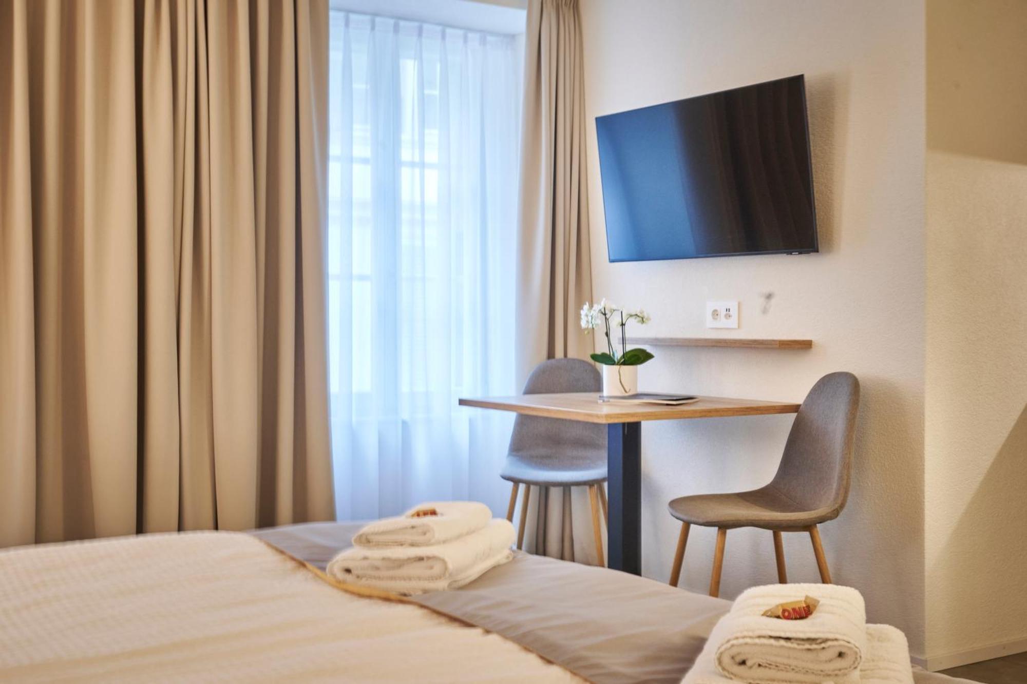 Aparthotel Krone - Self Check-In Unterseen Exterior photo