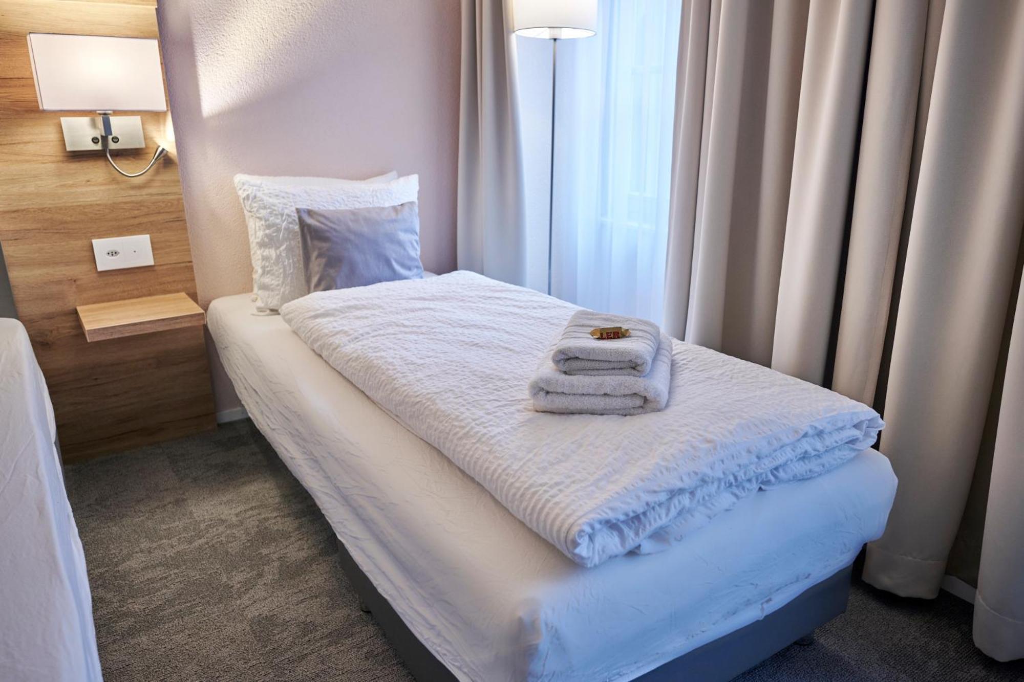 Aparthotel Krone - Self Check-In Unterseen Exterior photo