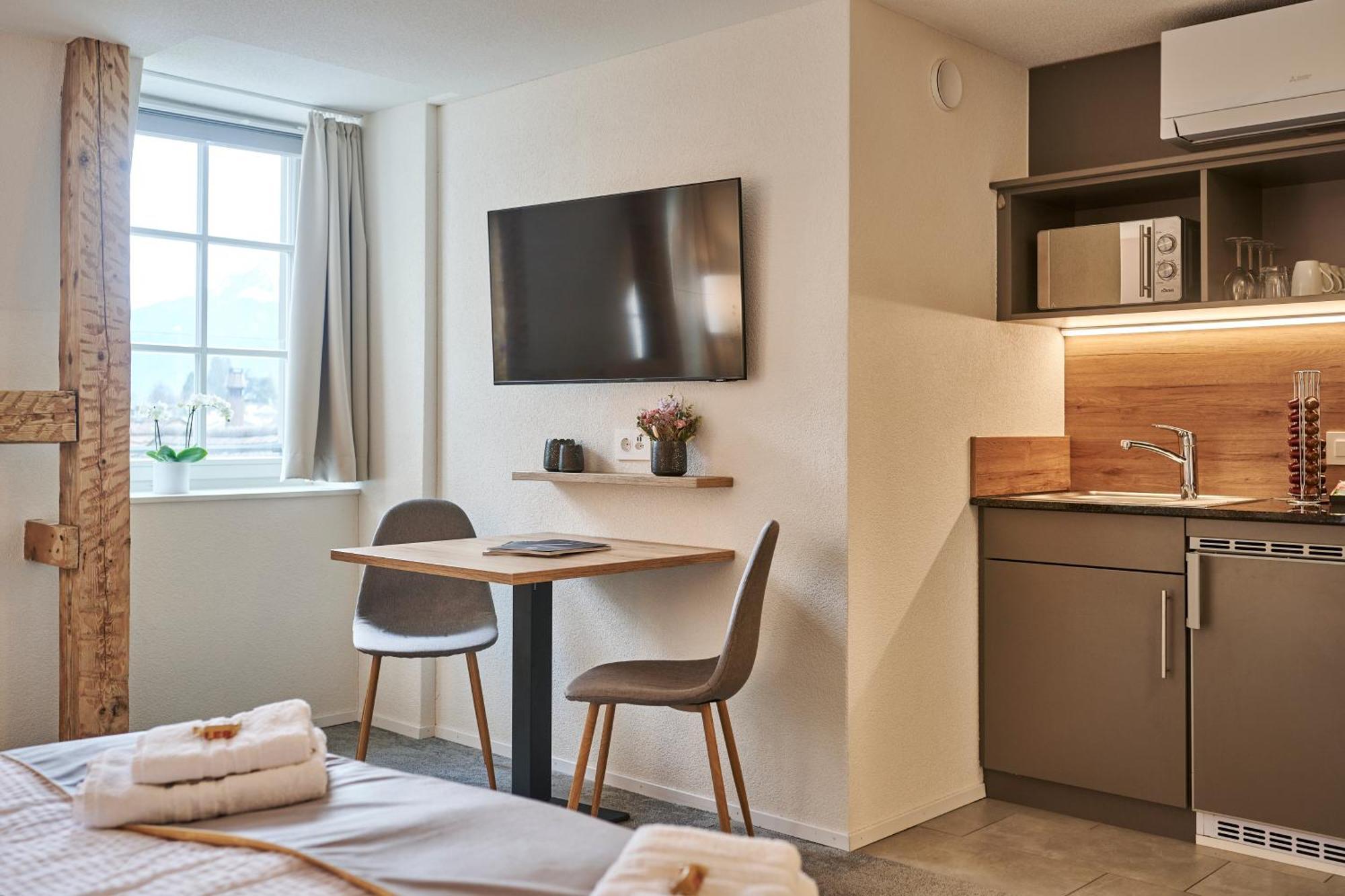 Aparthotel Krone - Self Check-In Unterseen Exterior photo
