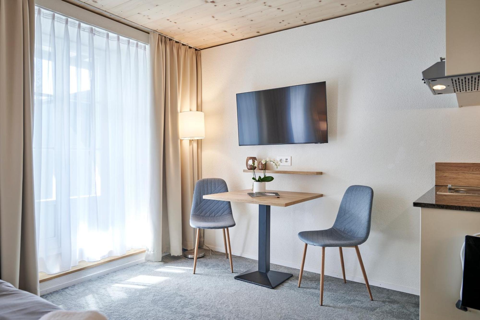 Aparthotel Krone - Self Check-In Unterseen Exterior photo